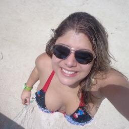 Medico, emprendedora, exitosa, amante de la playa y los viajes ....