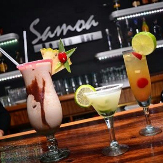 Samoa RestoBar un lugar donde podrás degustar las mejores comidas, compartir con amistades, y muchos mas, junto con buenos cocteles o tragos de tu agrado.