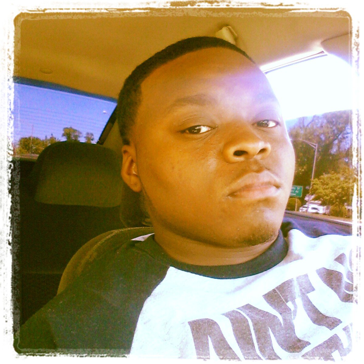 #TEAMY.O.L.O #teamFollowbak#teamFreak#teamLakers#teamChicagoBulls#teamDarkskin#TEAMB.O.B/ IG: envyme_22