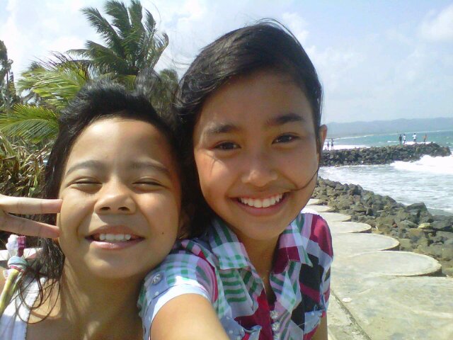 My name is Angeli , just call me angel ... My birthday 13 augst 2002 ....Follow me okk...
