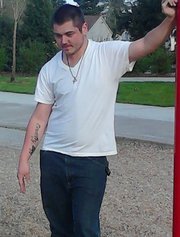 Hi, my name is austin Im 36 years old and a single father haven't seen her since she was 6 months old and I'm just looking for a sugar mama to have some fun wit