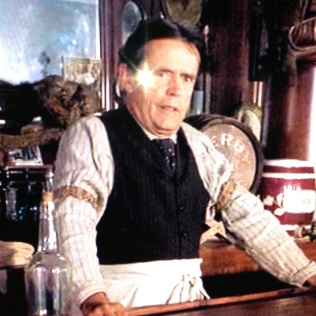 emmathegr8's profile picture. sometimes I'm funny but mostly no. main twitter account @ItsQueenEmma