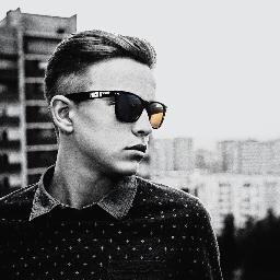 Микроблогер, гражданский активист, дизайнер, студент, филасаф. Общество не может освободить себя, не освободив каждого отдельного человека.