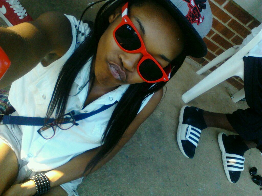 Iff all thee muthafqkerss who stay on mii clitt were hoess ,, iiwhouldd have headd everyday(: ! #TeamGlycomaPrevention #TeamBiSexual #TeamBabe #TeamSinqle