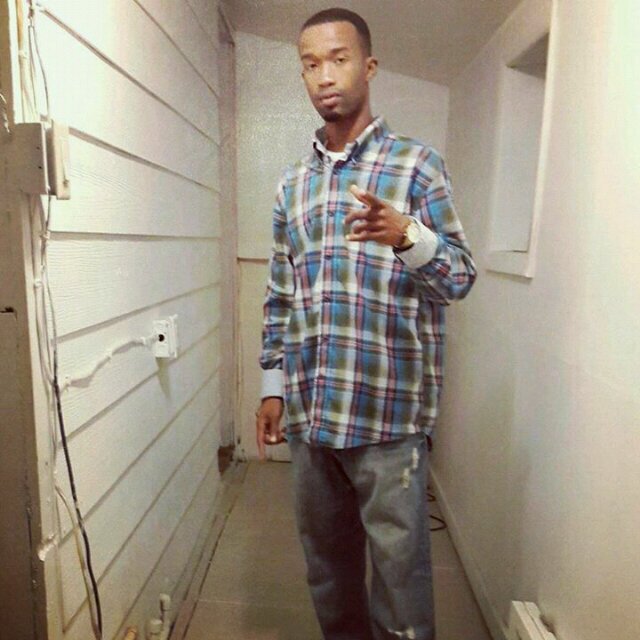 I'm a dj works in clubs and have. great personality if you take time to know me