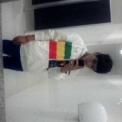 Dicen que robar es malo
cosa que yo nunca haria;
pero un beso de tu boca
con gusto lo robaria.! *-*