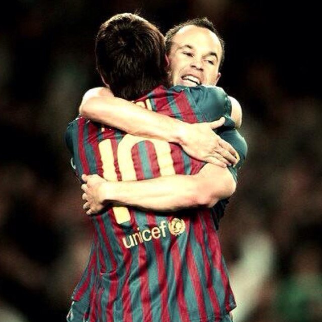 Cuenta dedicada al Futbol Club Barcelona. Somos Barcelonistas y estamos orgullosos de serlo. Iniesta nos lleva a la gloria. D10S esta de nuestra parte.