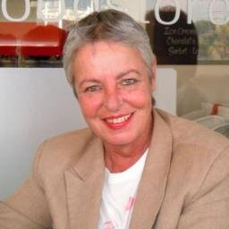 passionate about real estate, helping you to find your nest in the beautiful Sky Line of Johannesburg