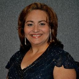 Educator, Communicator, and... Mujer de muchos sombreros. Cada año que cumples, celebras la vida; la edad es un simple número más.