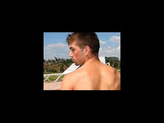 chico soltero, me gustan los trios y las damas casadas, intercambio de parejas y lo que se te ocurra, ojo cero gays, corneador por excelencia. Si me sigues te s