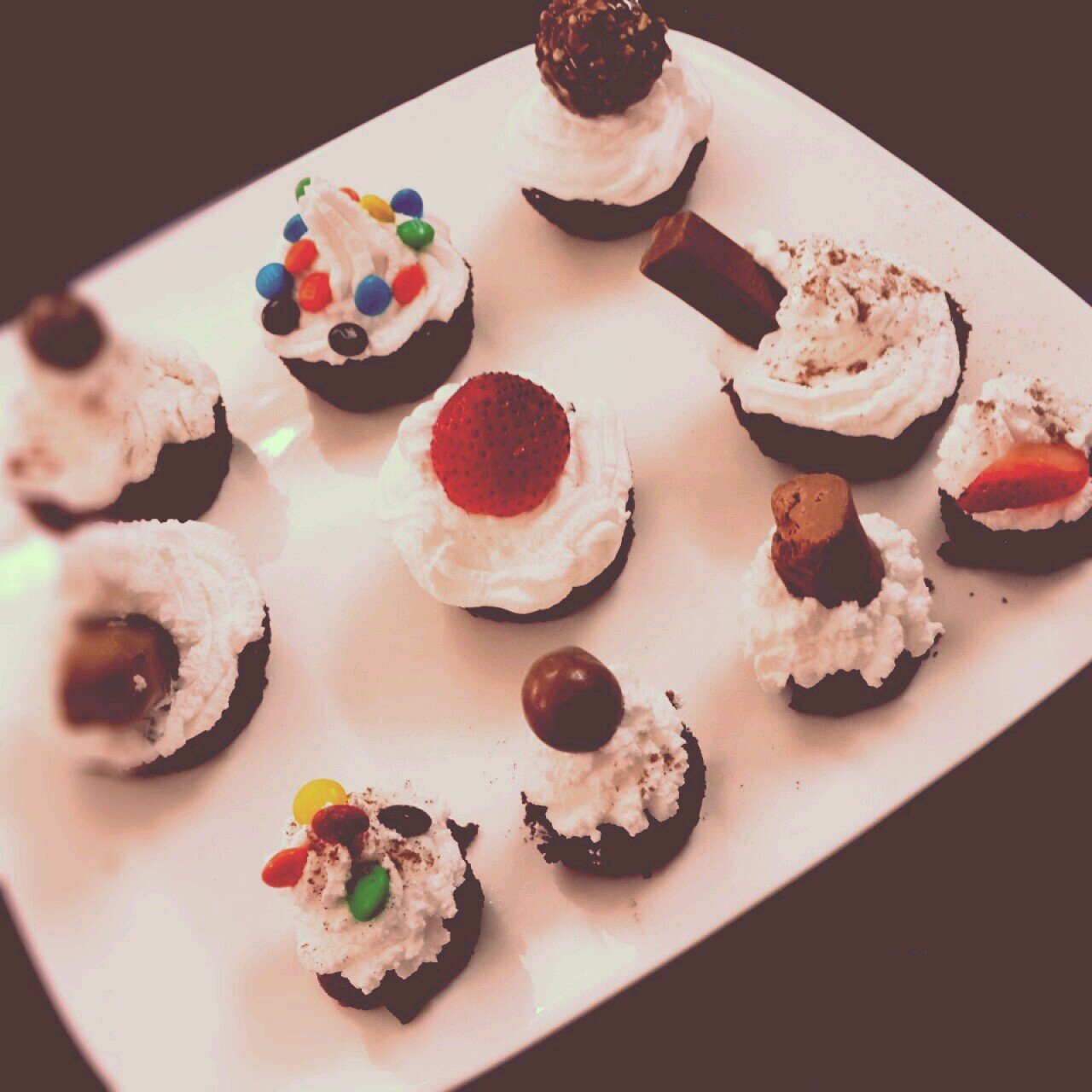حساب يقدم ألذ وأرقى الحلويات للتواصل .. Whatsapp:0506711719 .. BBM:2b19f412 .. Instagram:11_sweet