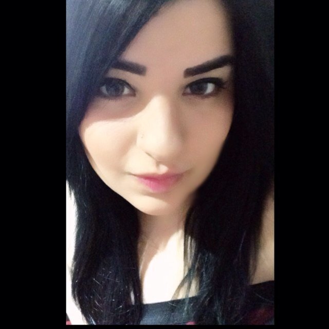 Single. Born and raised in UK, but i want to travel the world. Never forget where you came from!