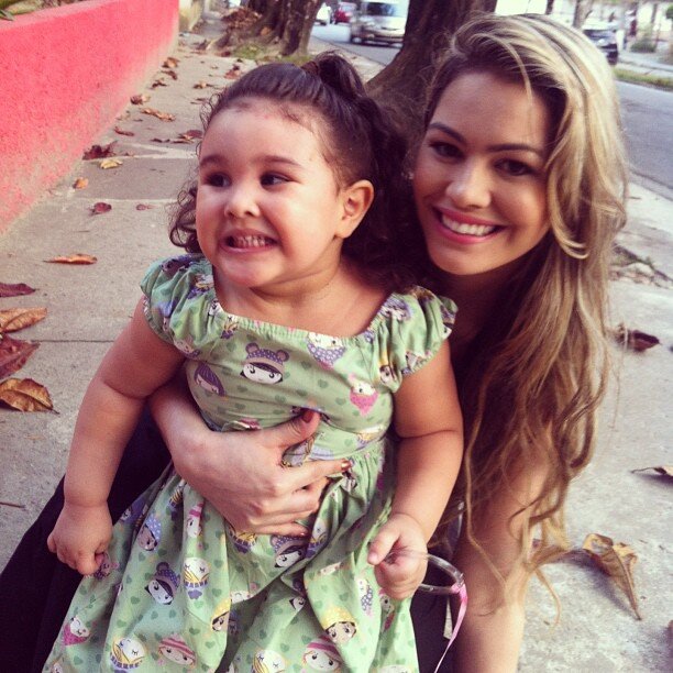 Eu sou a Ingrid e decidi homenagear a loira mais ungida de Niterói, Beijos 3 FC da Lilian Lopes, desde 05/2013