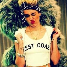 Bienvenidos a mi twitter!! Apoyando a @MileyCyrus