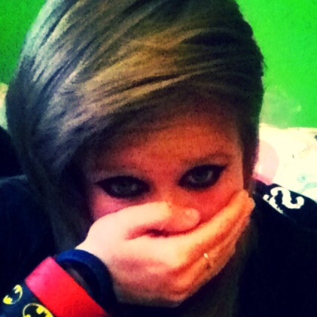Okay so i may be a bit weird and yes im seriously emotionally fucked up, but i will help people, would love too, so if you ever need anyone to talk too dm me :*