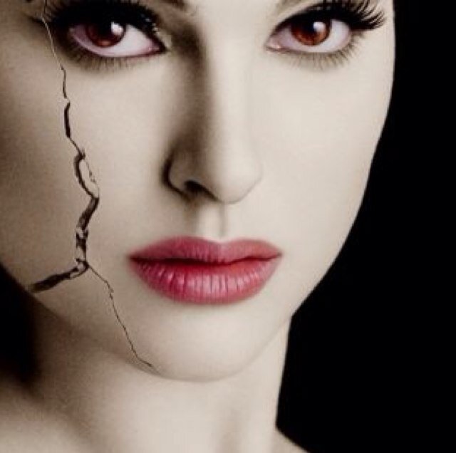 SoFatYou's profile picture. «Dejamos de buscar los monstruos bajo de nuestra cama cuando nos damos cuenta de que están en nuestra cabeza.» 
Simple Plan saved my life.