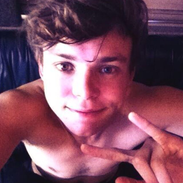 savedmeganjane's profile picture. 5sos & onedirection  0/4 0/5 :(