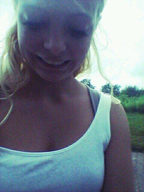 Every girl deserves to be treated like a princess.☺