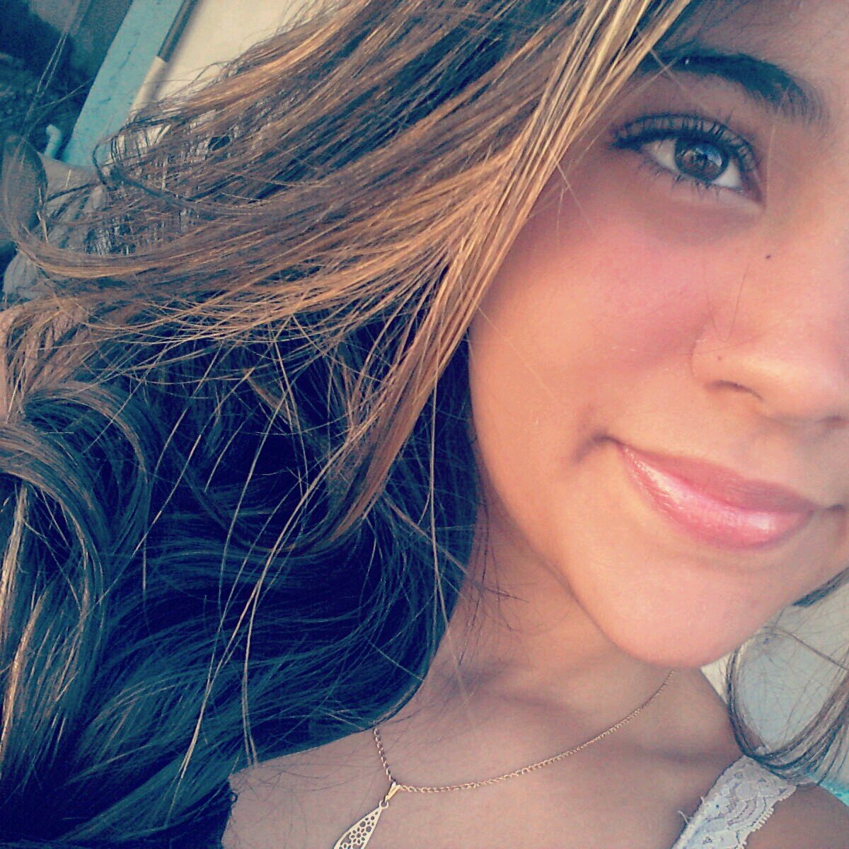 Um lema de vida ? NEVER SAY NEVER . Uma familia ? BELIEBERS . Um hino ? U SMILE . Uma inspiração? KIDRAUHL