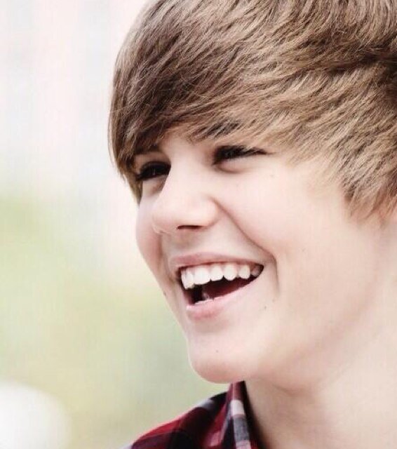 belieber from austria, always gonna support justin!! :) dreams can come true, met justin on 30/03/13 & kenny, dan, alfredo & the crew on 29/03/13 :DD