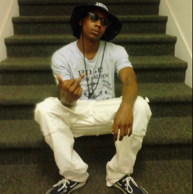 FREE DLOC G & TRENI !! RIP REGGIE & LIL CHRIS !! UPT TAKE OVER!!$$ WE GETTIN MONEY$$ , KILT !! WE GOT ROUNZ & WE SMOKE LOUD !!