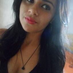 Não me emporto que me olhem de cabeça aos pés,pois nunca farão minha cabeça e nunca chegarão aos meus pés