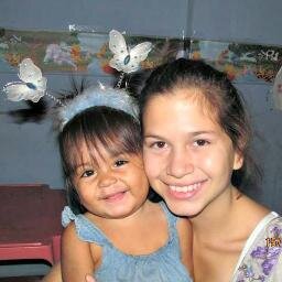 No existe amor en paz. Siempre viene acompañado de agonías, éxtasis, alegrías intensas y tristezas profundas. RJMS;Veinte♥