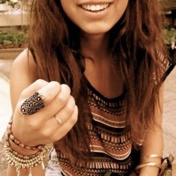 AvisR_US's profile picture. Want an avi/header but can’t find it yourself? I'll find it for you! Have a personal photo that you want to customize for your anon? I can do that too!