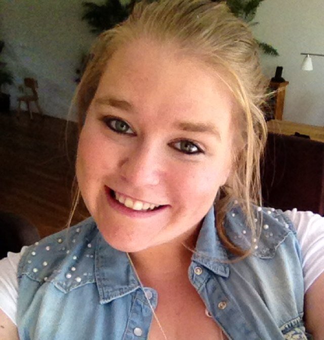 Hello I'm Anna, music addict, crazy! And happy! :) And i love it!