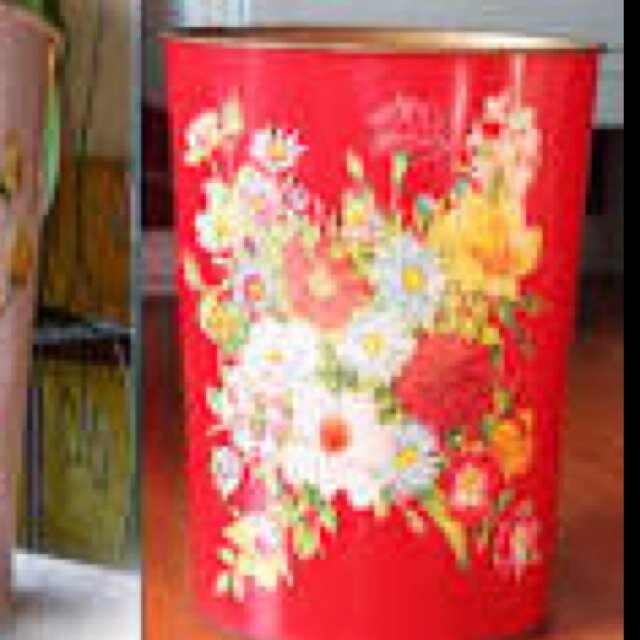 TrashyRachford's profile picture. Hello, I'm here to tell my long life journey as a trashcan. I'm Winter Rachford's long lost brother. Vote for me as freshman attendant i look great in a dress