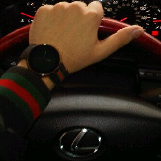 من عاش خادماً تحت اقدام والديه  عاش سيداً فوق رؤوس قومه .. ♥ !