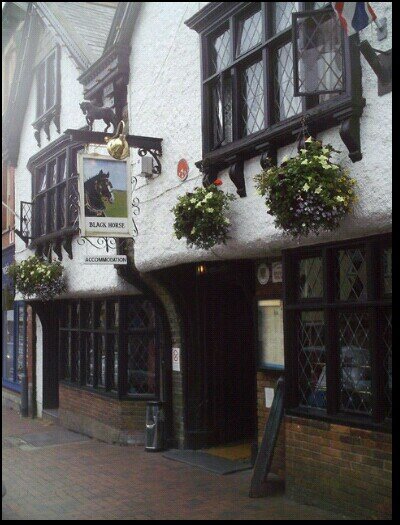 Small family run pub. all families and dogs are welcome
