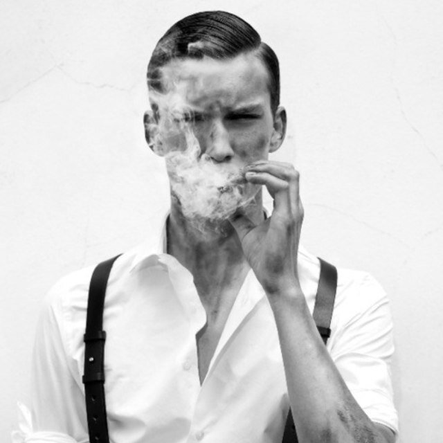 An endangered breed, living in times long forgotten. Tweets about what it means to be a #TrueGentleman and things that Gentleman may find interesting.