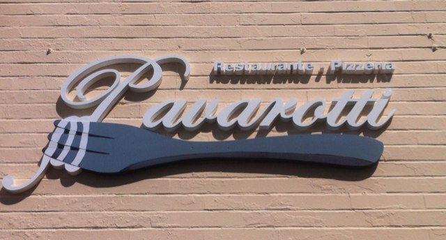 Restaurante Pizzería Pavarotti. Avda. San Francisco Javier, 3. 21449 La Antilla (Huelva) Tlf: 959481119 Since 1998.