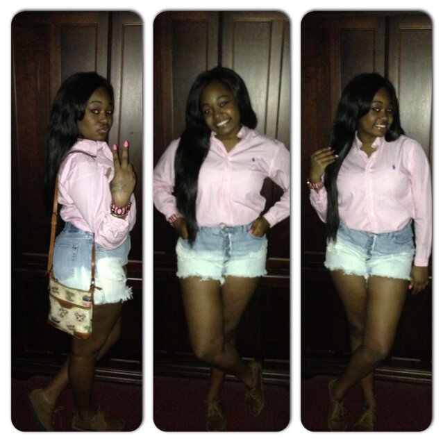 -just follow meee -ilove pink -PrettyGryl Living life to the fullest,Ducking these nighas & dodging these messy hoes