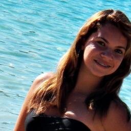 Graça maior é persistir na caminhada certa. Mas a graça das graças é não desistir nunca.