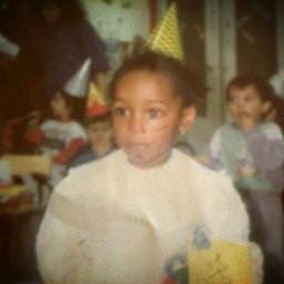 m siento cual tortuga blanca n medio d un monton d tortugas negras jajajajjaajajaj si ya lo digo yo... palida