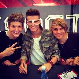 JTR rocks my world! JOHN, TOM AND ROBIN ARE MY LIFE! 1/3 xx
