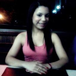 Monique Santos, 16 Anos, Brasileira, Sustentada pelos PAIS, e, Faço postagens Diariamente no Twitter, e, Facebook. É só ficarem LIGADINHOS ai. Bjux! ;)