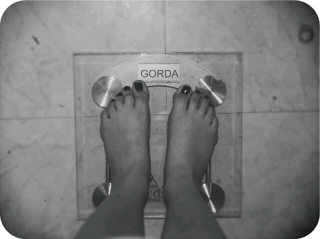 Mido 1;62. Peso 62kg, meta : 45kg.....me desespera ser gorda :(