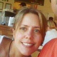 Católica. Psicóloga. Defensora 100 % de la vida. El matrimonio entre hombre y mujer es la columna que sostiene toda creación.