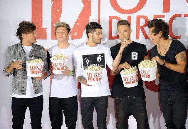 Im a directioner and if you follow me i will follow you:) Lots of love Hailee xoxo