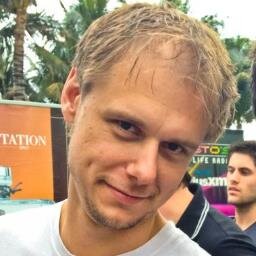 Mire licenciado: Si usted cobrara más barato, yo no tendria que estar acá.