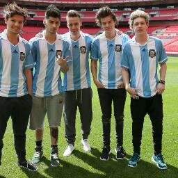 sofi call me and I'm directioner ♥ ♪