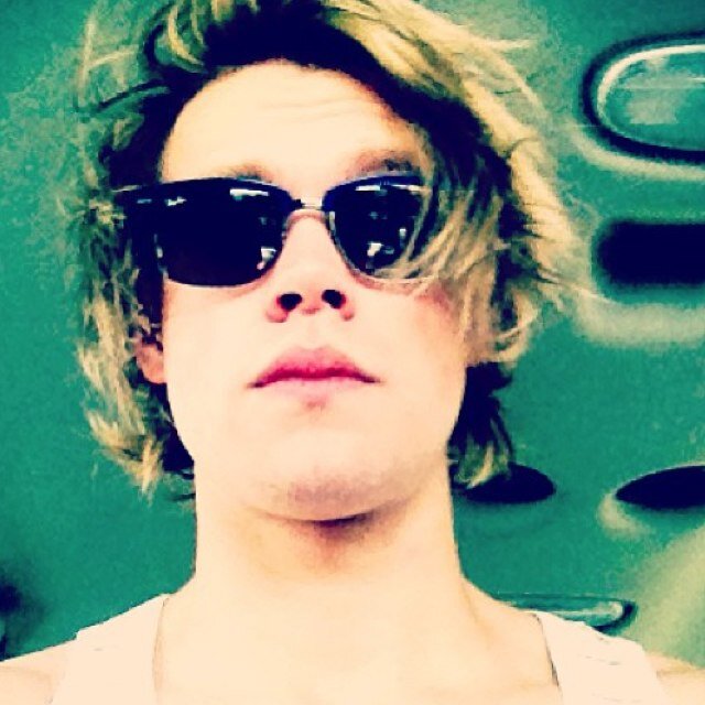 I'm Sam. I like making people laugh.