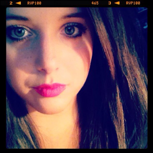 AmandaGlof's profile picture. 