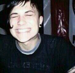 Imagine the real Frank is running this account. (actually it's @gerardindrag) Requests? DM me!