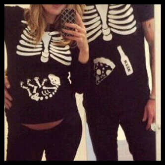 saimabintA's profile picture. Last year , i asked santa for the sexiest person ever for christmas .. I woke up in a box :3