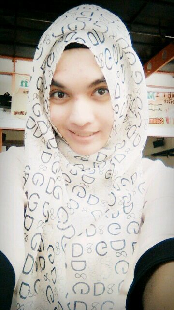 I am a student of Finance and Banking program, Economics Faculty, Syiah Kuala University | and I am a model of S-One Atjeh Agency