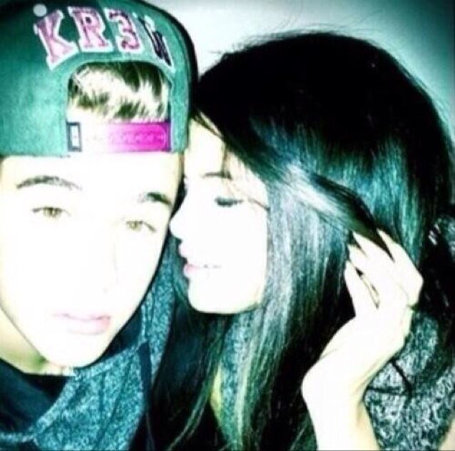 Kenneta, love and support Justin Bieber and Selena Gomez ;)
- Aug 26, 2011 happiest day of my life cause Justin Bieber followed me ♥